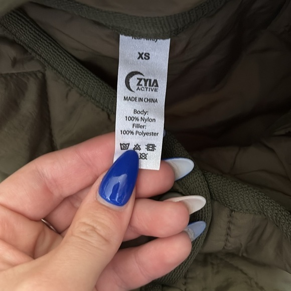 ZYIA Green Quilted Puffer Vest - Picture 2 of 4